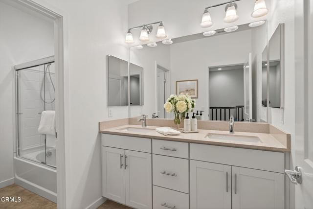 139 Farmhouse Drive, Simi Valley CA: https://media.crmls.org/mediaz/fa9b08c6-25a2-4ae2-84b2-5241b4ede1b9.jpg