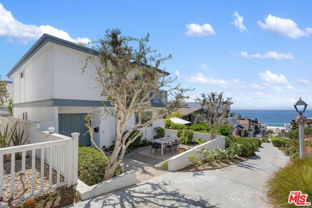 224 18th Street, Manhattan Beach, California 90266, 6 Bedrooms Bedrooms, ,4 BathroomsBathrooms,Residential,Sold,18th,24437787