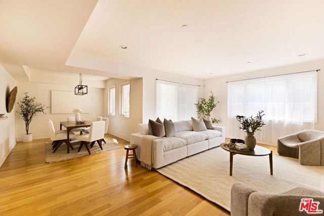 325 Arnaz Drive, Los Angeles CA: https://media.crmls.org/mediaz/fa9ca2d1-f036-4495-b649-7334311d2ebe.jpg