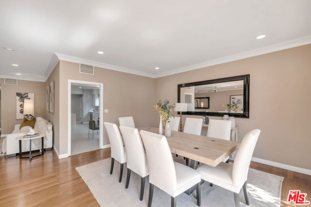1124 N Kings Road, West Hollywood CA: https://media.crmls.org/mediaz/fa9ce1d9-dd40-4da1-bce5-4a94acdd402c.jpg