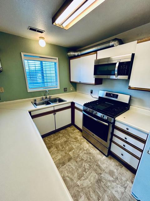 5822 E 16th Street, Oakland CA: https://media.crmls.org/mediaz/fa9d44f7-b450-4c53-a357-e863fada5de5.jpg