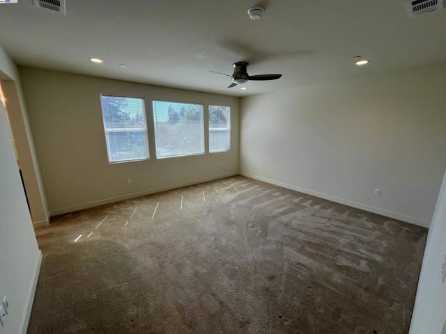 17659 Whisper Ln, Castro Valley CA: https://media.crmls.org/mediaz/fa9db322-5d09-4ebc-8270-c57c043f3b5f.jpg