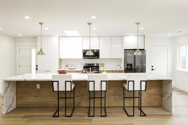 Detail Gallery Image 3 of 68 For 4380 Rolfe Rd, San Diego,  CA 92117 - 3 Beds | 2 Baths