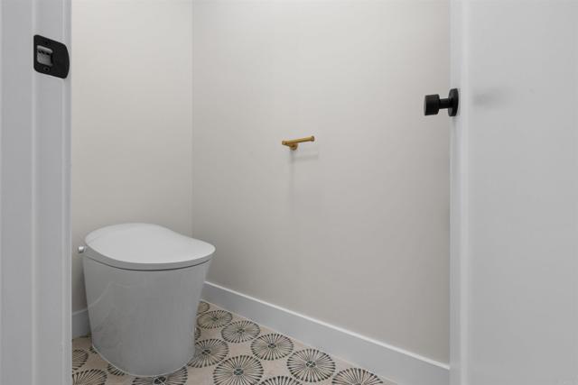 Image 20 of 34 For 6117 La Jolla Boulevard