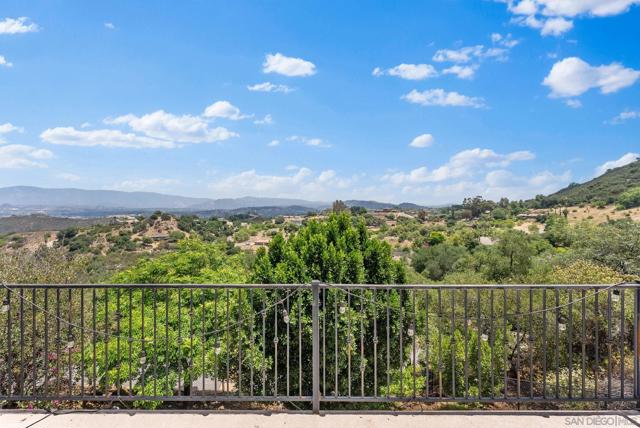 12443 Mirar De Valle, Valley Center CA: https://media.crmls.org/mediaz/fa9e94e9-b6f1-4a7a-b99d-20b65712bdd1.jpg