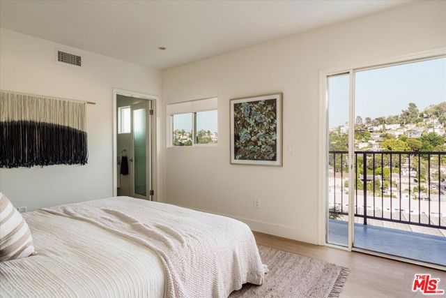 2162 Lyric Avenue, Los Angeles CA: https://media.crmls.org/mediaz/fa9f30bf-4d5d-4e93-9a2f-3f8e4d719b78.jpg