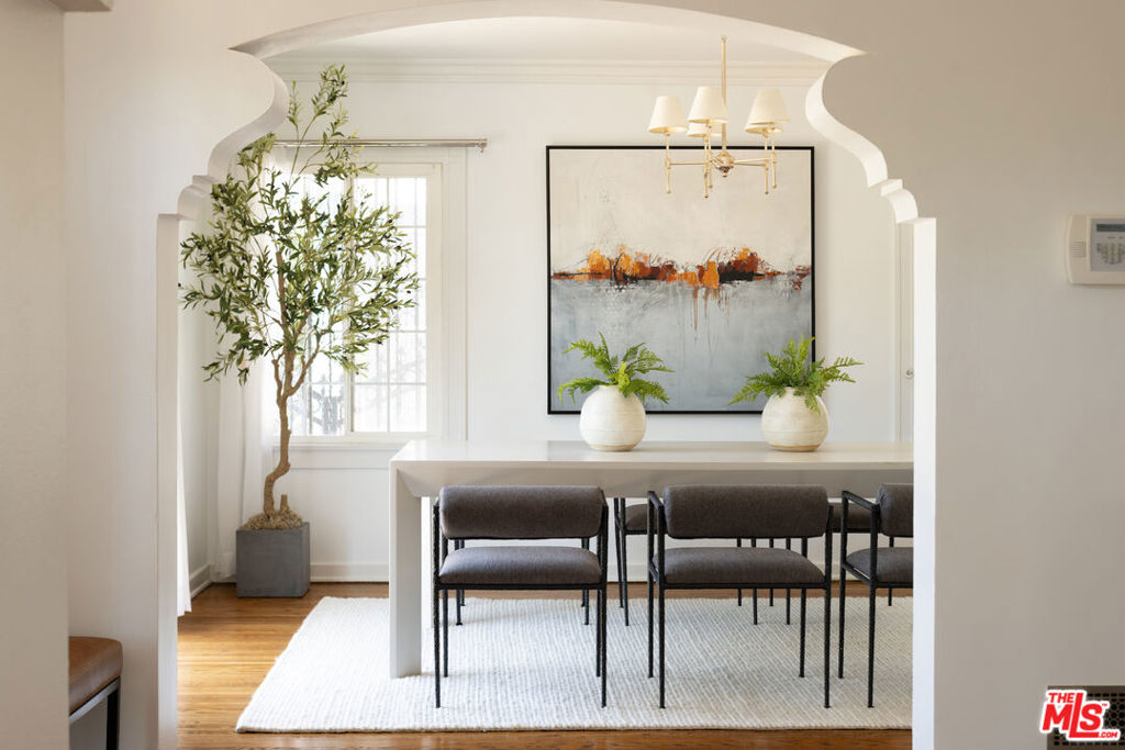 922 N Edgemont Street