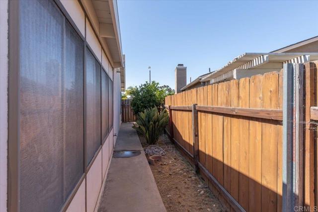 7502 Northrup Drive, San Diego CA: https://media.crmls.org/mediaz/faa0408b-5aa1-4aa1-bc14-4c5dc3f07643.jpg