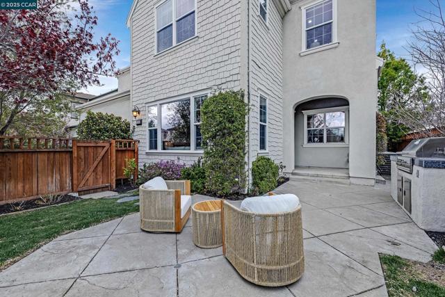 1966 Casablanca St, Danville CA: https://media.crmls.org/mediaz/faa09fcb-cb9e-4676-b261-363009d4730e.jpg
