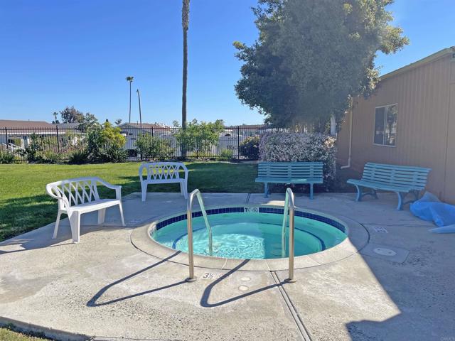 Detail Gallery Image 41 of 44 For 3808 Vista Campana #22,  Oceanside,  CA 92057 - 1 Beds | 1 Baths