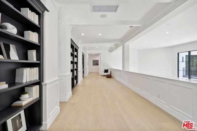 4261 Temma Court, Calabasas CA: https://media.crmls.org/mediaz/faa1da35-04f4-42ca-ac40-1f88597b195d.jpg