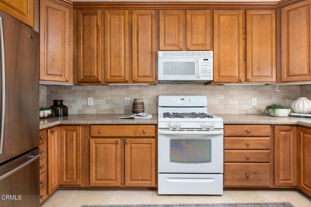 2250 Cooley Place, Pasadena CA: https://media.crmls.org/mediaz/faa219fd-8342-4baf-a4d6-193ad7328035.jpg