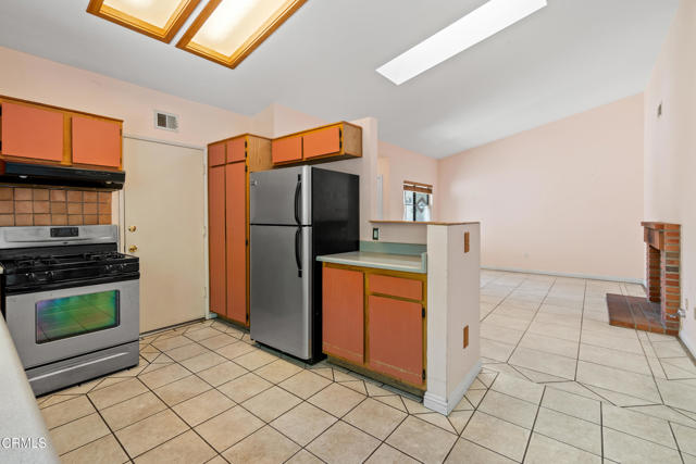 447 Ute Lane, Ventura CA: https://media.crmls.org/mediaz/faa264d0-5032-4126-b645-bbcb1fa97492.jpg