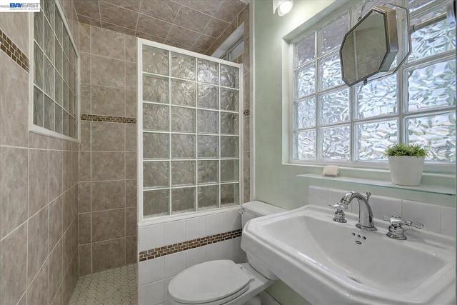 Image 23 of 35 For 1816 Eastern Avenue