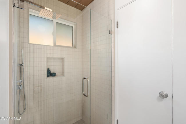 1449 Fordham Avenue, Thousand Oaks CA: https://media.crmls.org/mediaz/faa2fddb-5e32-454f-8d38-33553e5df693.jpg