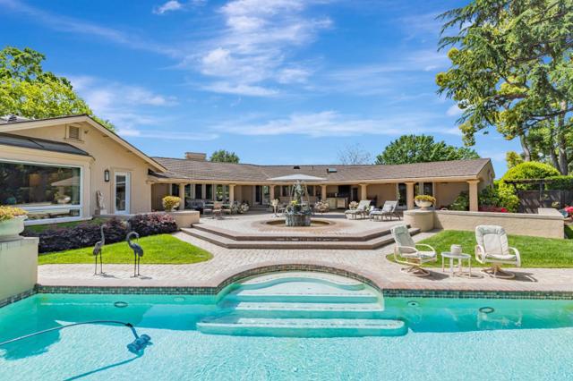 3231 Fieldcrest Drive, Sacramento CA: https://media.crmls.org/mediaz/faa3caf6-2c91-41b8-aeb7-06a15a37763d.jpg