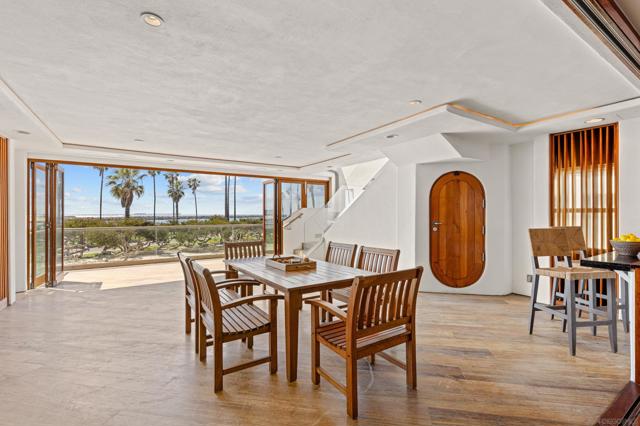 Image 4 of 52 For 2617 Ocean Front Walk