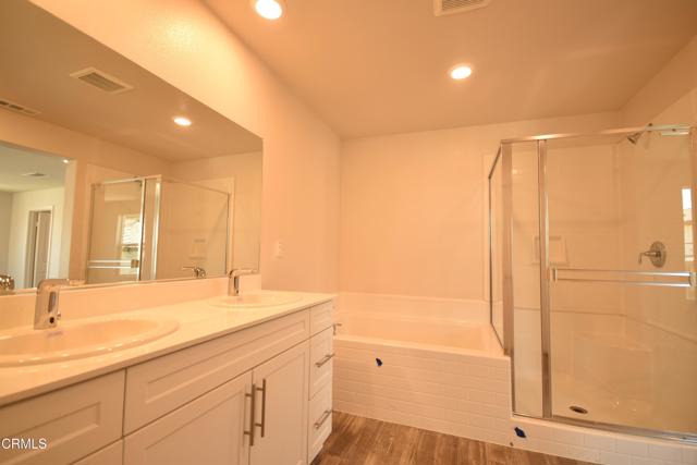 Detail Gallery Image 9 of 19 For 656 Martina St, Camarillo,  CA 93010 - 3 Beds | 2/1 Baths