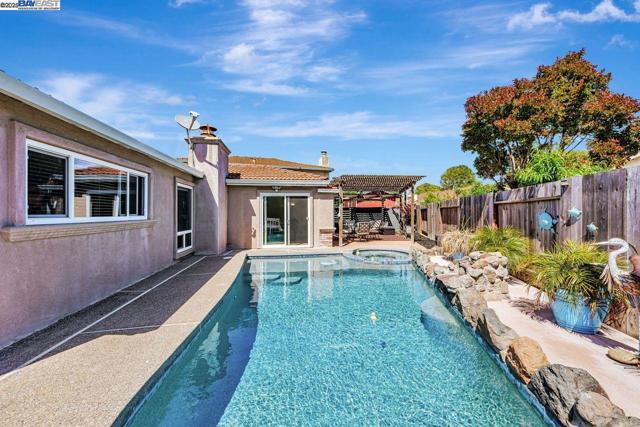 4318 Ellen Way, Union City CA: https://media.crmls.org/mediaz/faa3f6ff-25cc-4d5d-adc0-50a4685412c7.jpg