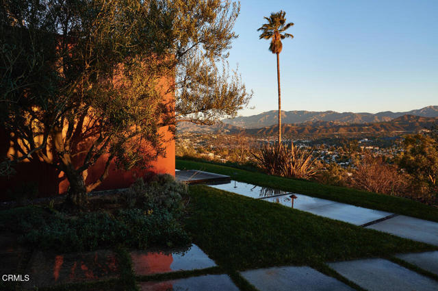732 Crane Boulevard, Los Angeles CA: https://media.crmls.org/mediaz/faa475ea-1fb7-435f-a600-52c80e2b128b.jpg