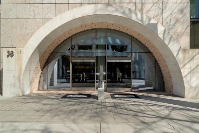 38 N Almaden Boulevard, San Jose CA: https://media.crmls.org/mediaz/faa49035-03fa-4bd7-82ea-3067bed139a7.jpg