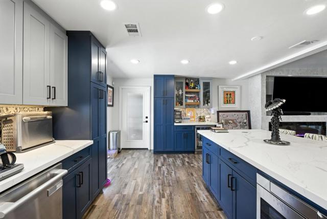 1579 West Street, Concord CA: https://media.crmls.org/mediaz/faa51234-5020-4f62-a6d0-5ae36f9a5ec6.jpg