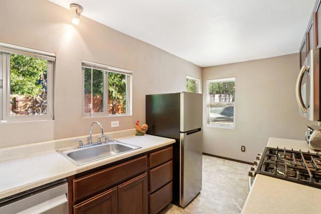 25140 Lodge Road, Idyllwild CA: https://media.crmls.org/mediaz/faa528f5-14e5-427f-b257-39a0a699a3c3.jpg