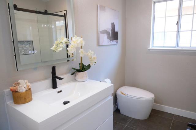 5123 Amberwood Drive, Fremont CA: https://media.crmls.org/mediaz/faa5b5db-a7be-4f76-95f4-fef2948bf0e6.jpg