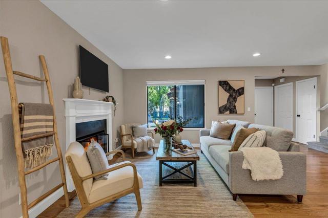 207 Palmer Drive, Los Gatos CA: https://media.crmls.org/mediaz/faa685cf-442d-4253-a6bc-e55c4c2faec2.jpg
