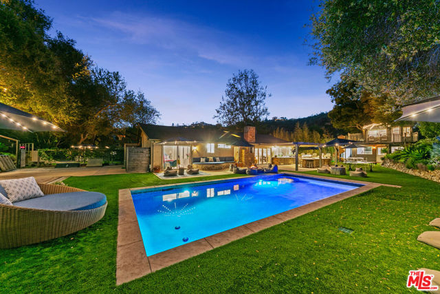 30603 El Sueno Drive, Malibu CA: https://media.crmls.org/mediaz/faa6e3e8-17e9-4660-8382-bc89c152c800.jpg