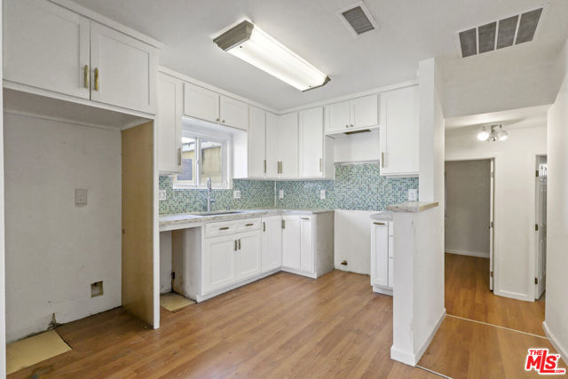 1204 Smith Place, Long Beach, California 90806, 3 Bedrooms Bedrooms, 0 ,1 BathroomBathrooms,Single Family Residence,For Sale,Smith,0,25631795