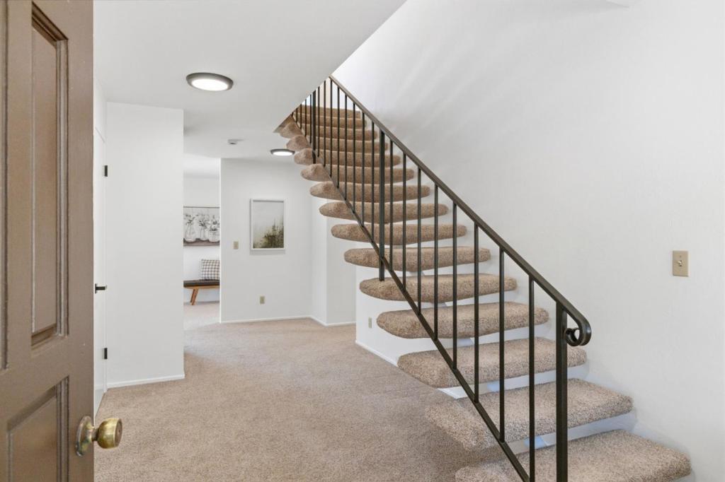 https://media.crmls.org/mediaz/faa72f8e-0066-4387-a3c1-04f52646468c.jpg?preset=X-Large