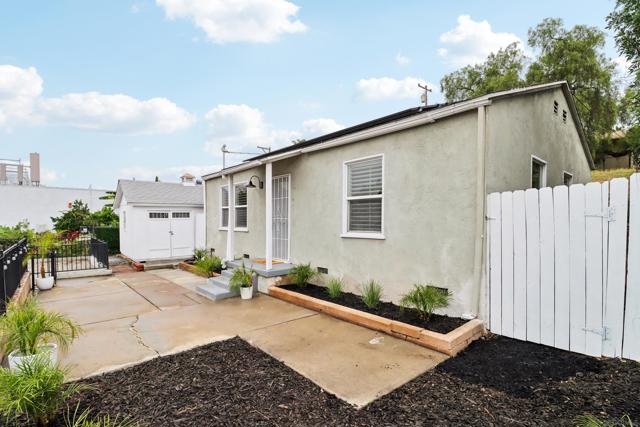 7282 University Ave, La Mesa CA: https://media.crmls.org/mediaz/faa77cb2-2c88-4ac6-9372-401b11583a10.jpg