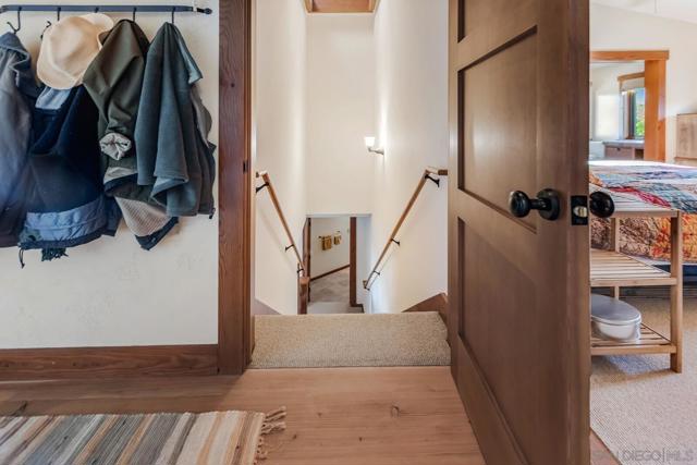 35750 Mountain Circle Drive, Julian CA: https://media.crmls.org/mediaz/faa7fc5d-748c-49e7-91d0-5c25f8ae82ac.jpg