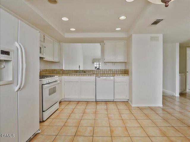 612 Island View Circle, Port Hueneme CA: https://media.crmls.org/mediaz/faa874c2-6c69-40cc-b928-91e0b114a974.jpg
