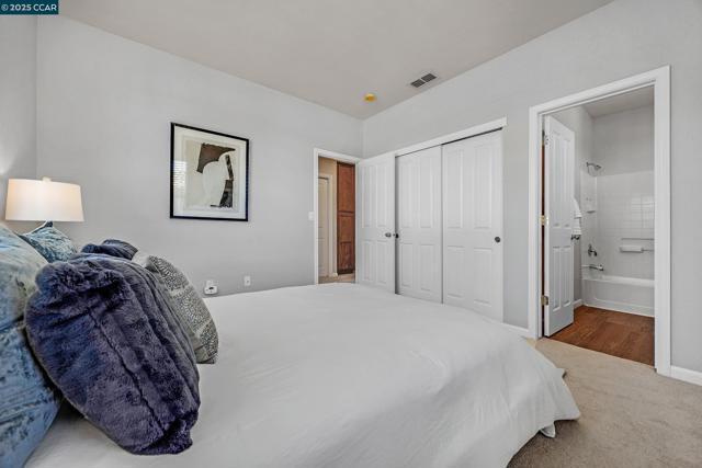 47 Matisse Ct, Pleasant Hill CA: https://media.crmls.org/mediaz/faa8b266-4f0e-45dc-a603-23483ceb2cca.jpg