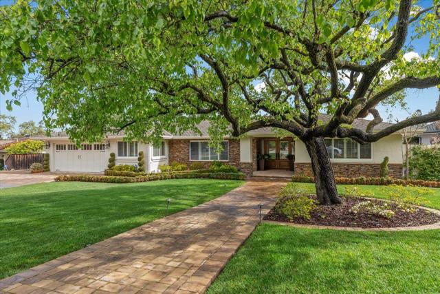 6692 Leyland Park Drive, San Jose CA: https://media.crmls.org/mediaz/faa8f376-73cc-4047-8235-5acc1ca2cc7e.jpg