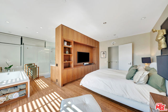 2020 Wattles Drive, Los Angeles CA: https://media.crmls.org/mediaz/faa94d3b-21ed-4c60-a6b7-ed5b41a8f2a5.jpg