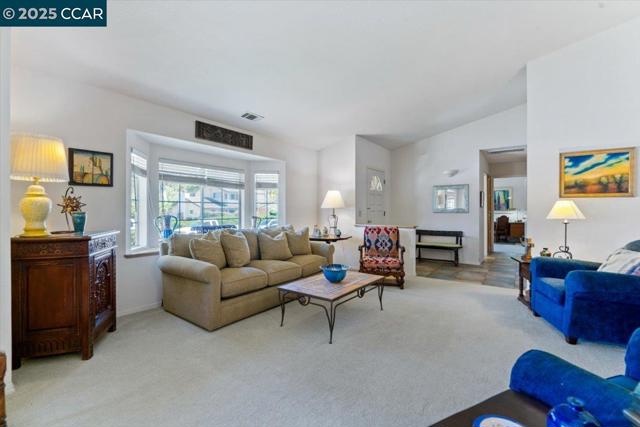 891 Robin Cir, Arroyo Grande CA: https://media.crmls.org/mediaz/faa9f511-49aa-4d93-8f3e-9746093447b4.jpg