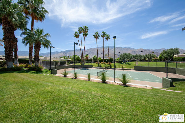 431 N Calle Rolph, Palm Springs CA: https://media.crmls.org/mediaz/faaa7d93-6cd0-4c09-9e2e-94d39de18788.jpg