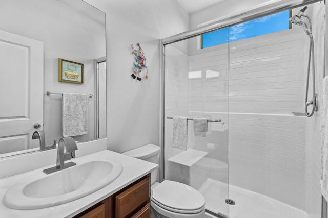 33039 Saint Emilion Court, Winchester CA: https://media.crmls.org/mediaz/faaa86dd-cc07-45f8-b8c7-50792012f636.jpg