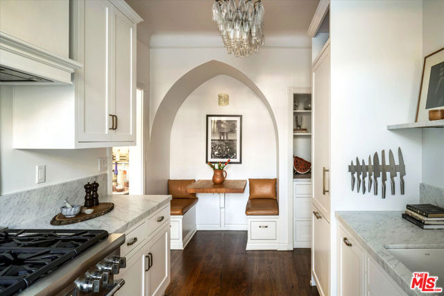 1416 Havenhurst Drive, West Hollywood CA: https://media.crmls.org/mediaz/faab7c10-2844-4af6-9b5a-cdf3ddc178cd.jpg