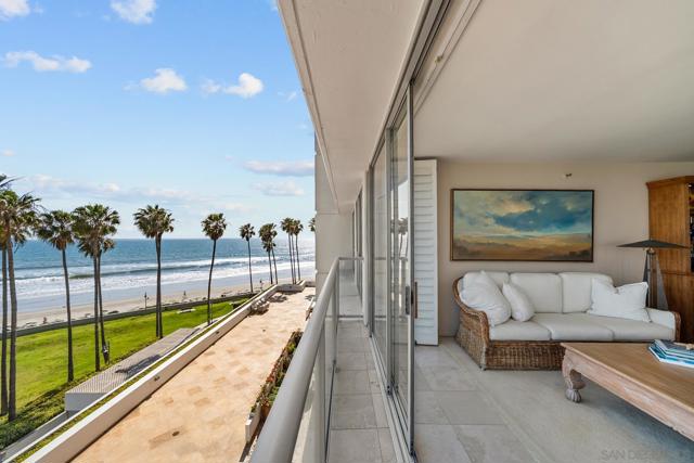 1780 Avenida Del Mundo, Coronado CA: https://media.crmls.org/mediaz/faabd4e7-1904-45bb-bec9-dfa16b9359db.jpg