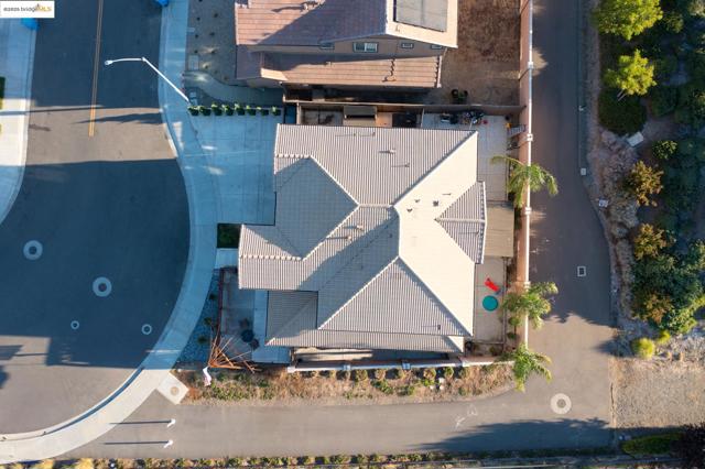 536 Aster St, Vacaville CA: https://media.crmls.org/mediaz/faabd655-b776-4206-a0d1-1879e00ff187.jpg