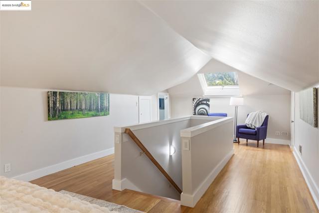 61 Wildwood Ave, Piedmont CA: https://media.crmls.org/mediaz/faac075c-2844-470f-9955-dfc727262af6.jpg