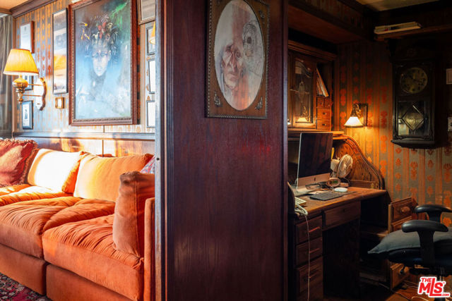 8787 Shoreham Drive, West Hollywood CA: https://media.crmls.org/mediaz/faad4daf-8bdb-4312-a7a0-decaa5233ed1.jpg