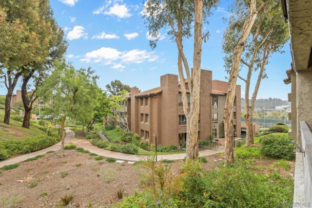 10325 Caminito Cuervo, San Diego CA: https://media.crmls.org/mediaz/faae5886-9bce-4db6-b024-24996528d9e1.jpg