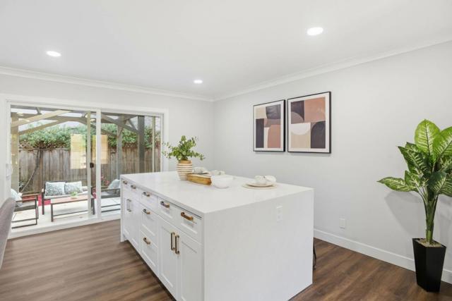 432 8th Avenue, Menlo Park CA: https://media.crmls.org/mediaz/faae79f2-7fb5-490d-ba76-df175f6781dc.jpg