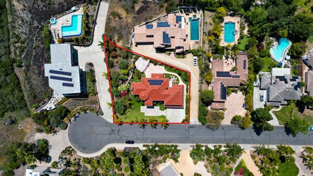 2535 San Clemente Avenue, Vista CA: https://media.crmls.org/mediaz/faaeede3-b382-4970-b1a0-f123a8590f47.jpg