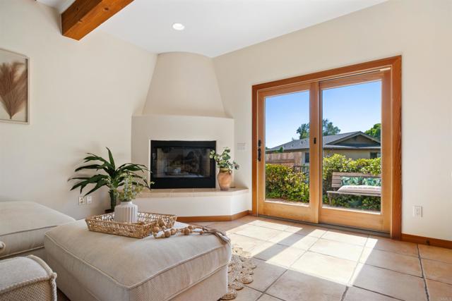 2320 Ivy Road, Oceanside CA: https://media.crmls.org/mediaz/faaef182-751a-4d71-b345-d6b4f3b5ce24.jpg